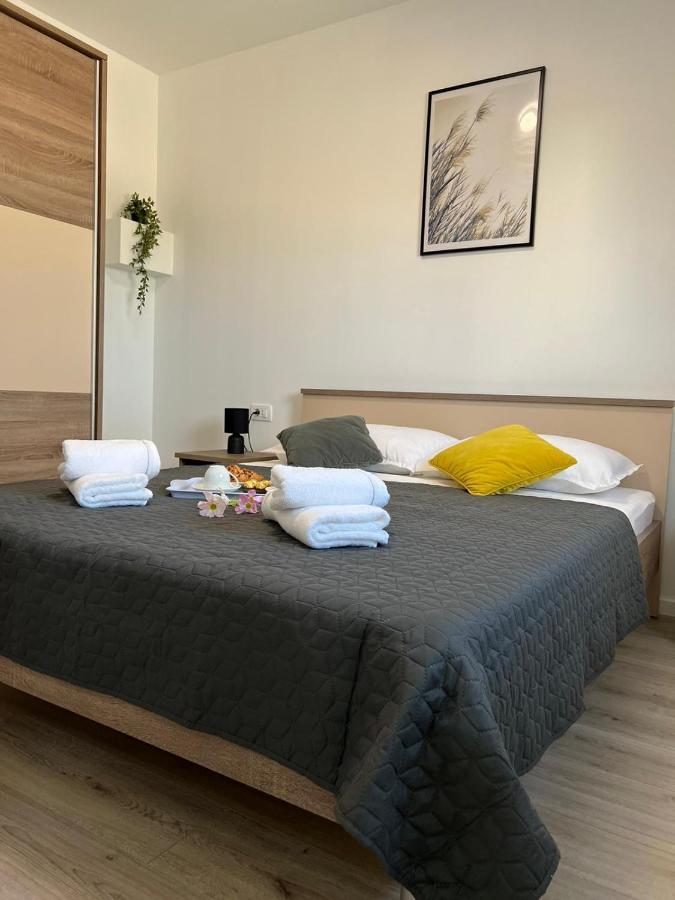 Apartman Ana Leilighet Crno Eksteriør bilde