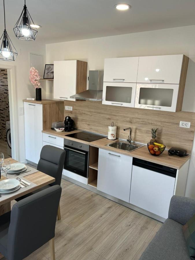 Apartman Ana Leilighet Crno Eksteriør bilde