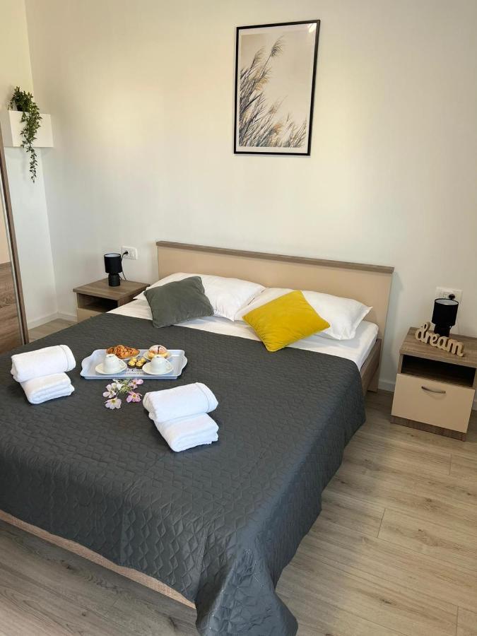 Apartman Ana Leilighet Crno Eksteriør bilde